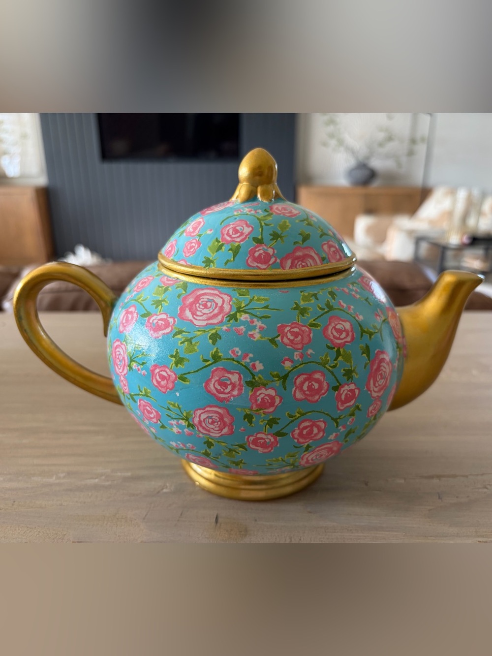 DAVID’S COOKIES DISNEY ALICE THROUGH THE LOOKING GLASS CERAMIC TEAPOT/COOKIE JAR